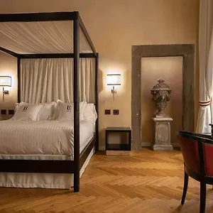 https://relais-uffizi.it-tuscanyhotel.com