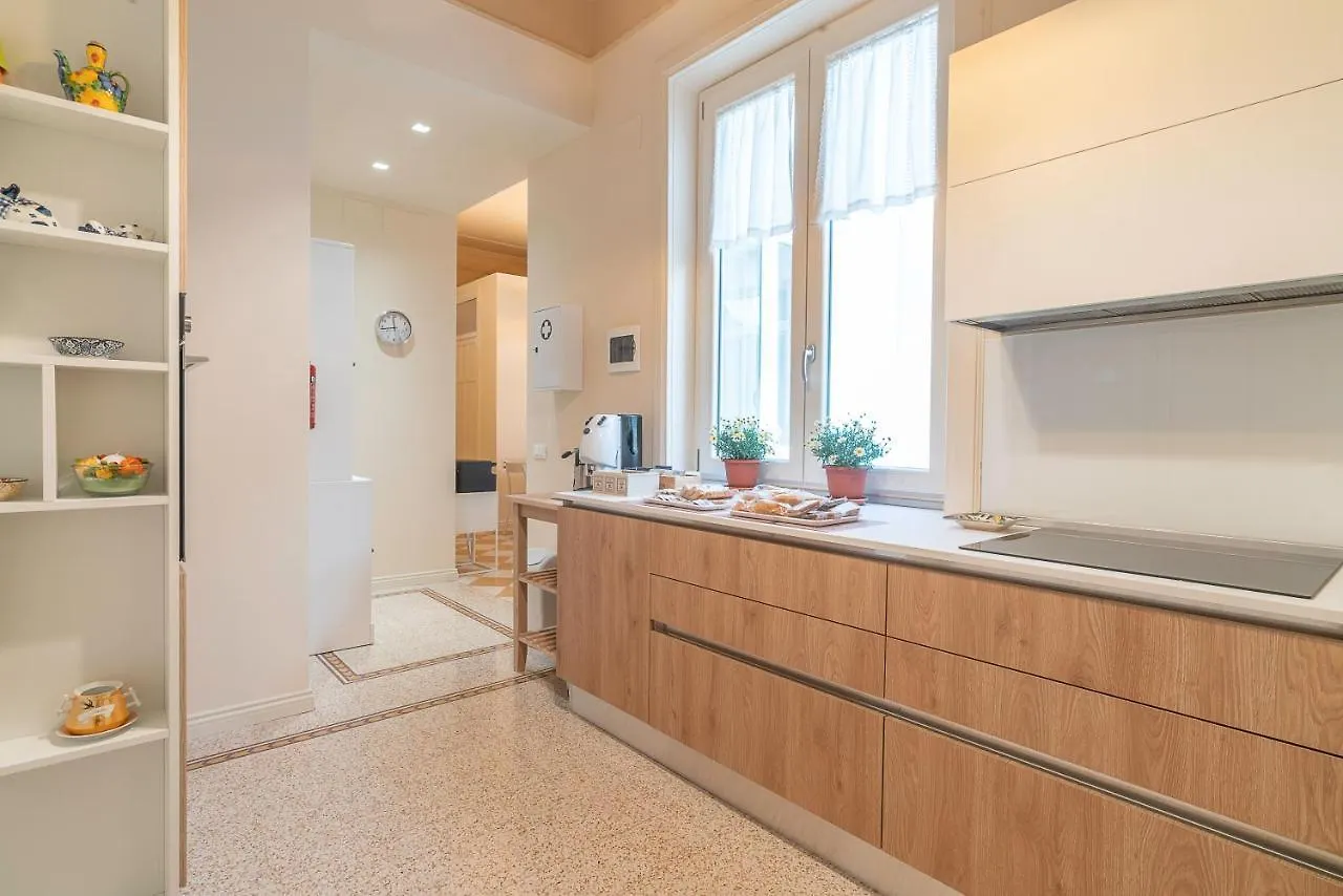 Alojamento de Acomodação e Pequeno-almoço B&B Handy Palermo Itália